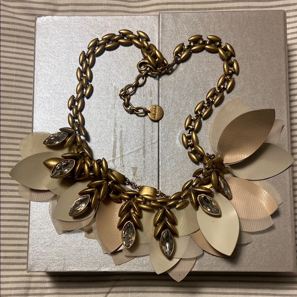 Stella & Dot Gold Cream Chunky Necklace